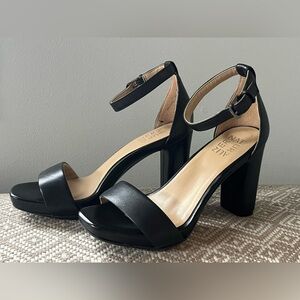 Naturalizer Joy Sandal